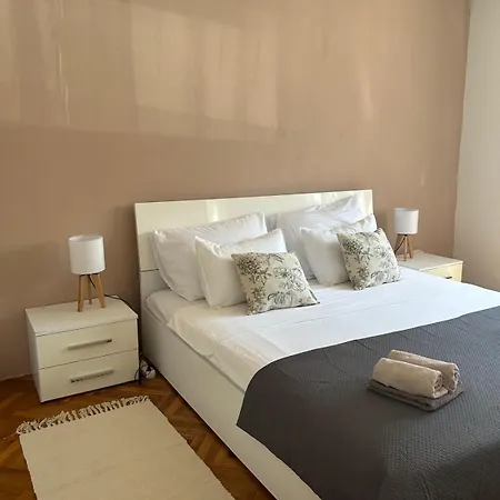 Apartment Apartman *