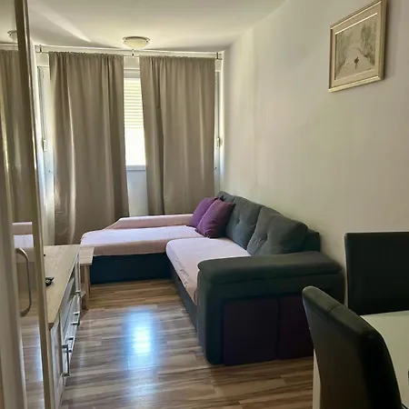 Apartman * Σπλιτ